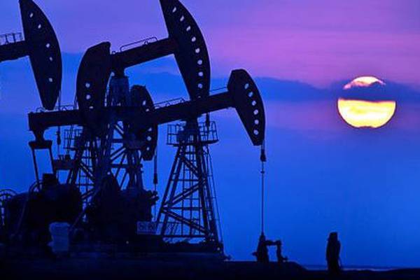 Oil little changed amid rising US output and Opec cuts