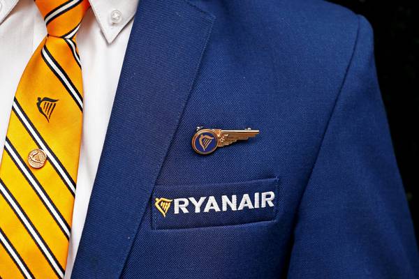 Ryanair shares price continues to fall in early trade