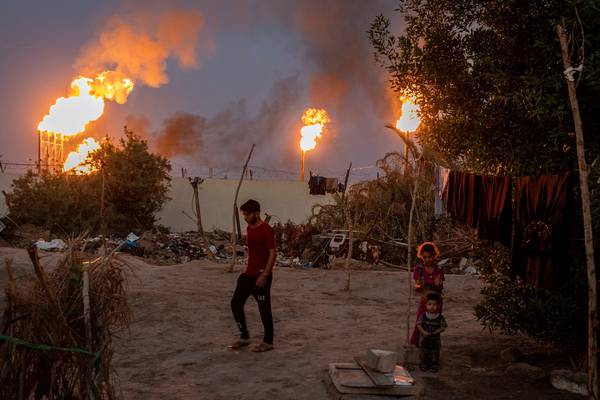 Flare-up in Iraq: Oil-well flames darken lives of locals