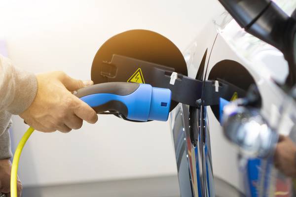 Biden to set target for 50% EVs by 2030 with industry support