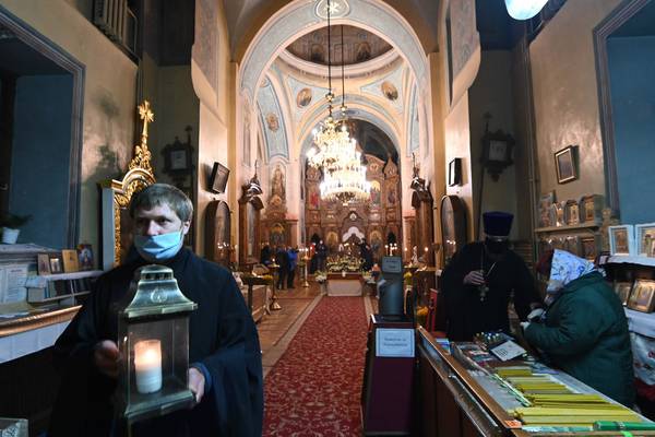 Ukraine wary of Russian aid offer for quarantined Kiev monastery