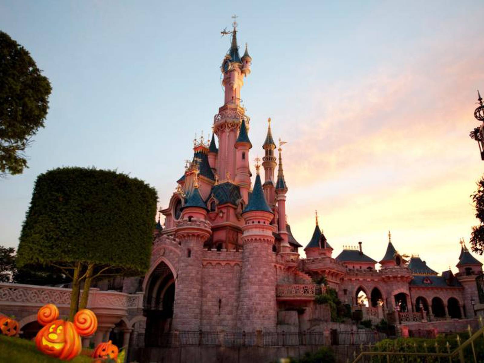 Télécharger - Euro Disney SCA - Disneyland® Paris