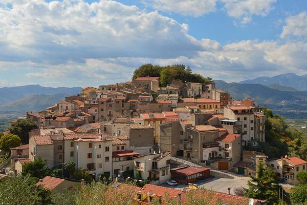 Fancy an easyish €25,000? This Italian region will pay you to move in