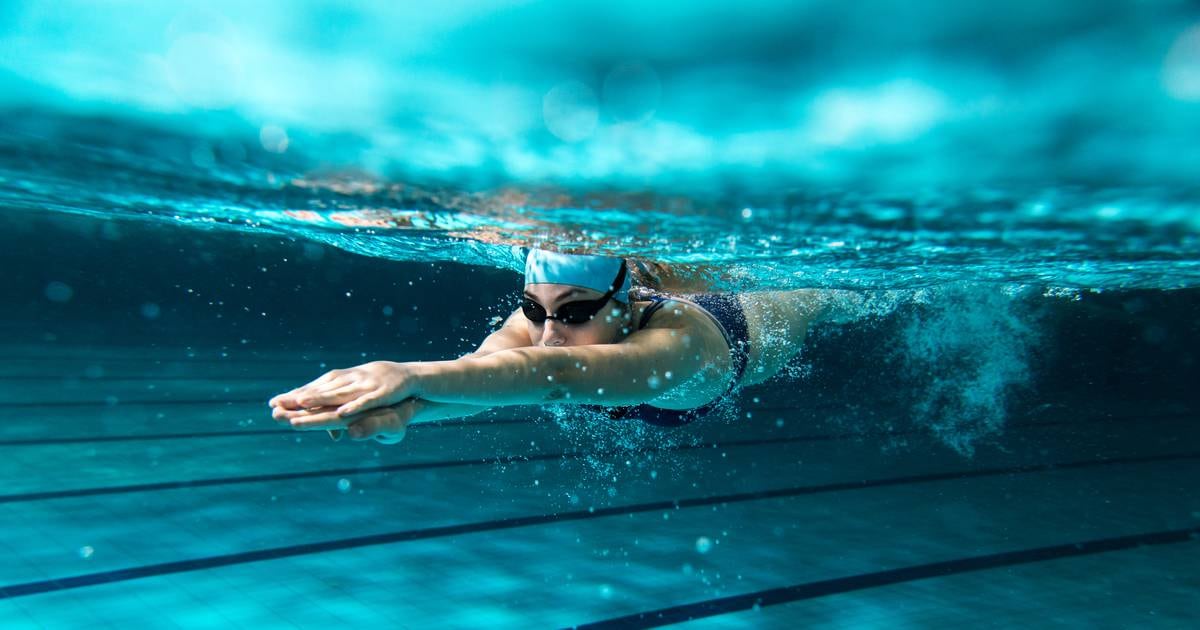How to turn 30 minutes at the swimming pool into an effective workout