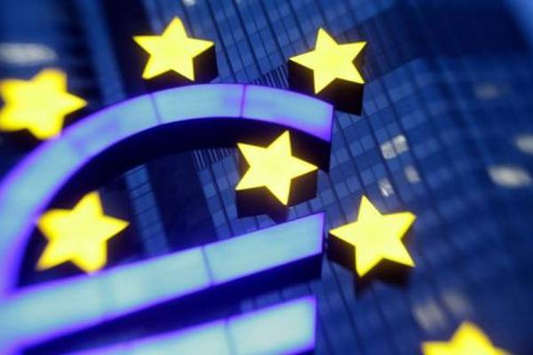 Euro zone steams into 2017 despite political risks