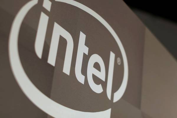 Intel gives upbeat forecast for fourth-quarter sales