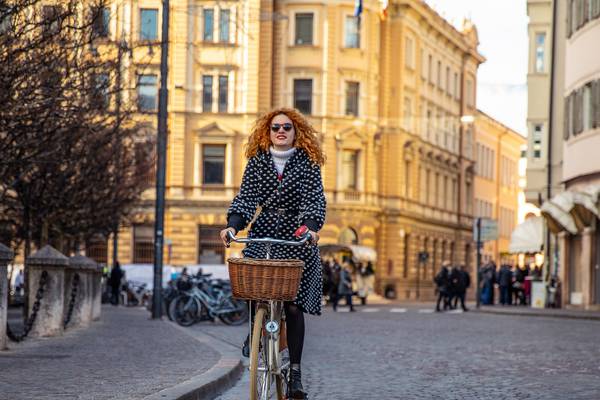 Milan to reallocate streets to pedestrians and cyclists in bid to reduce air pollution