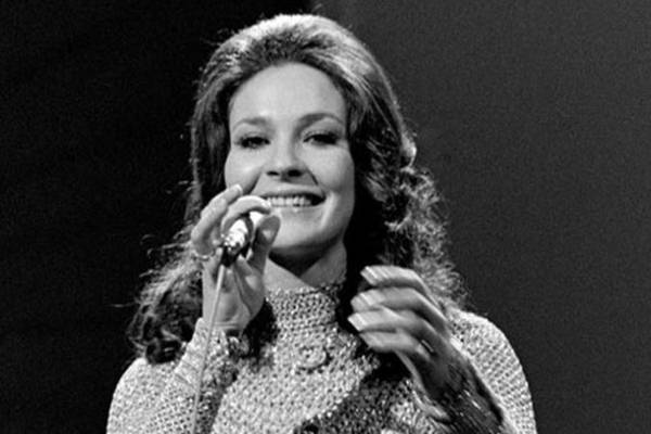 Sandie Jones, Irish Eurovision singer, dies aged 68