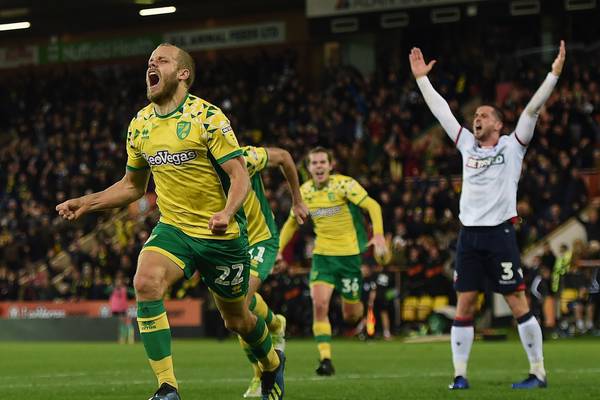 Championship round-up: Norwich strike late to stay top