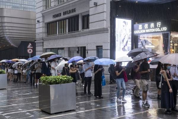 Hong Kongers rush to buy final edition of Apple Daily newspaper