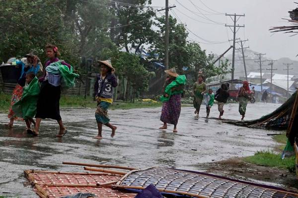 Cyclone wreaks havoc in Bangladesh refugee camps