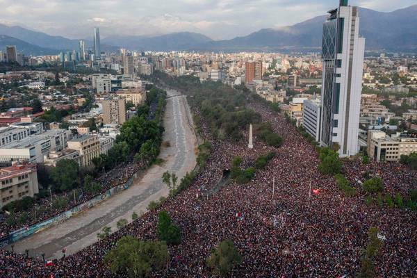 Up to 1m Chileans march in Santiago as city grinds to a halt