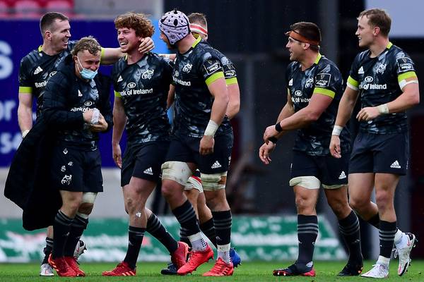 Munster snatch late win at Scarlets despite O’Mahony red card
