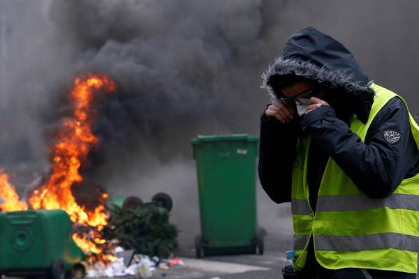 Paris cleans up as Macron prepares response to yellow-vest protests