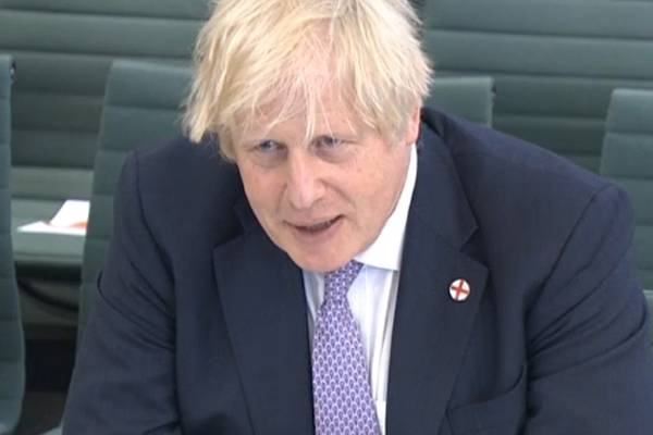 Global experts urge Boris Johnson to delay ‘dangerous’ Covid reopening of UK