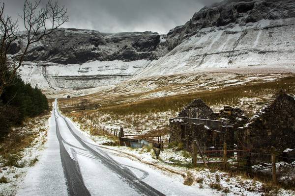 Cold snap to stretch into next week as snow warning in place