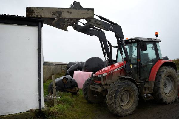 Hurricane Ophelia: Power cuts may hit farmers’ ability to milk cows