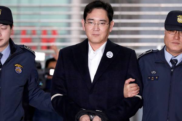 Head of Samsung to learn of fate over corruption charges