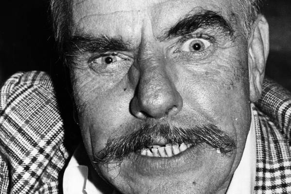 Windsor Davies obituary: booming-voiced star of British TV sitcoms