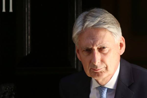 Hammond to prioritise business at British cabinet Brexit meeting
