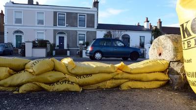 Sandymount residents seek action on ‘unacceptable delays’ to building of flood defences 