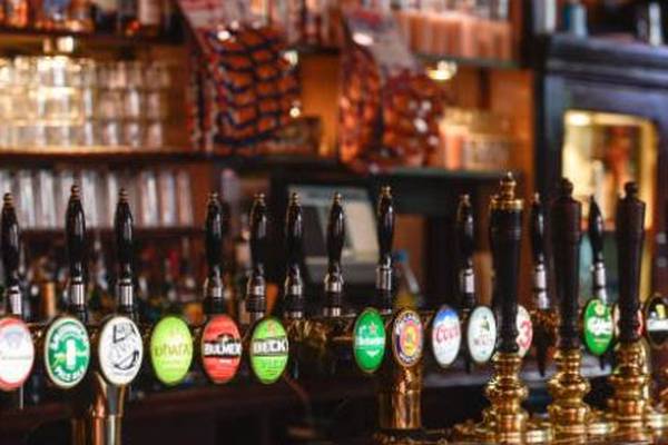 Tánaiste hopes reopening of pubs will be approved next week