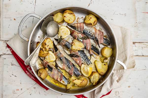 Mackerel with new potatoes, sage and bacon