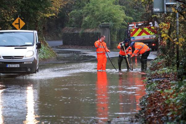 Dozens of homes in Co Laois evacuated after river bursts banks