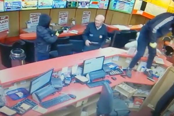 Elderly man praised as ‘hero’ for confronting robbers in Cork