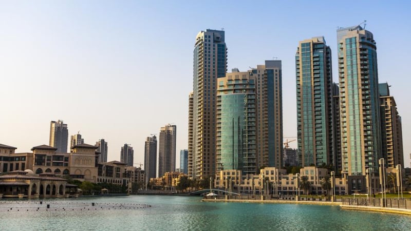 March in Dubai: The Residences at Burj Khalifa lake