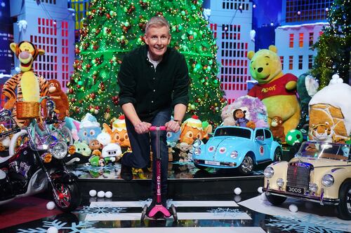 ‘Fever dream’ Late Late Toy Show sees leggings-clad Patrick Kielty sustain ratings magic for RTÉ