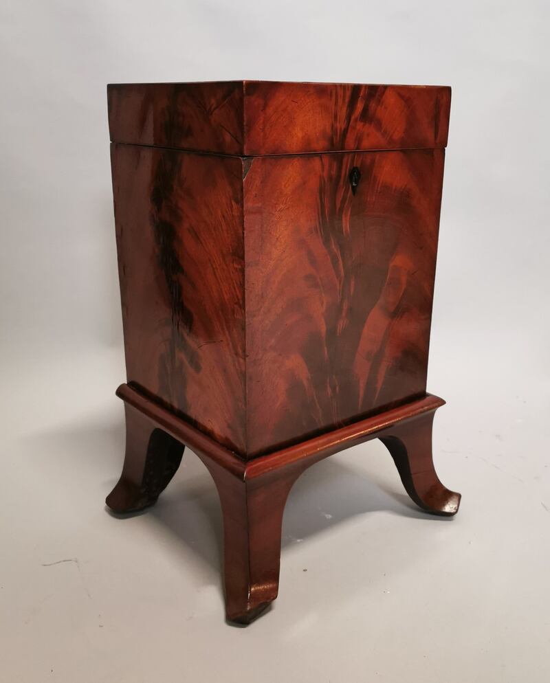 Georgian mahogany wine cellaret  300- 600