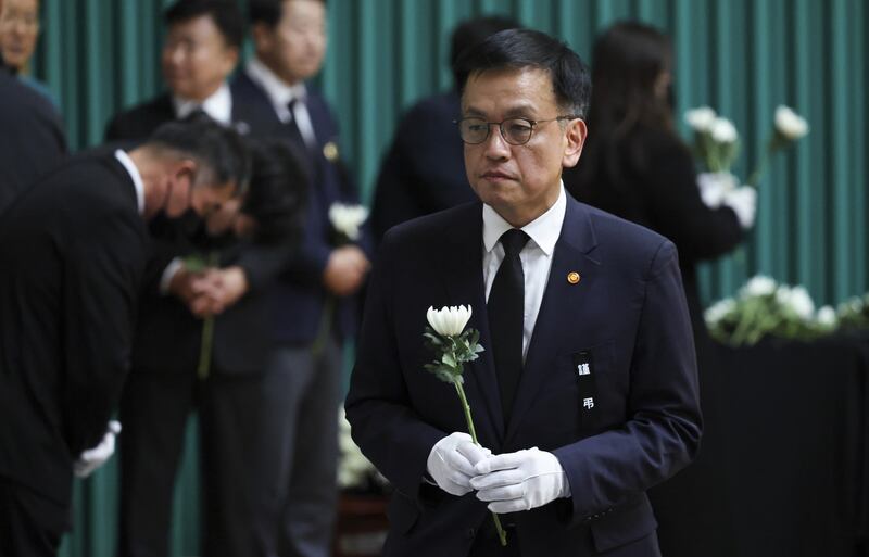 South Korea's acting president Choi Sang-mok paid tribute to the victims of the plane crash at a joint memorial altar at Muan Sports Center in Muan, South Korea. Photograph: Hang Myung-Gu/EPA/EFE