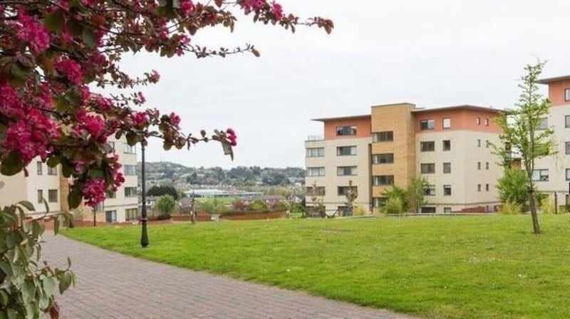 81 The Oval, Tullyvale, Cabinteely, Dublin 18