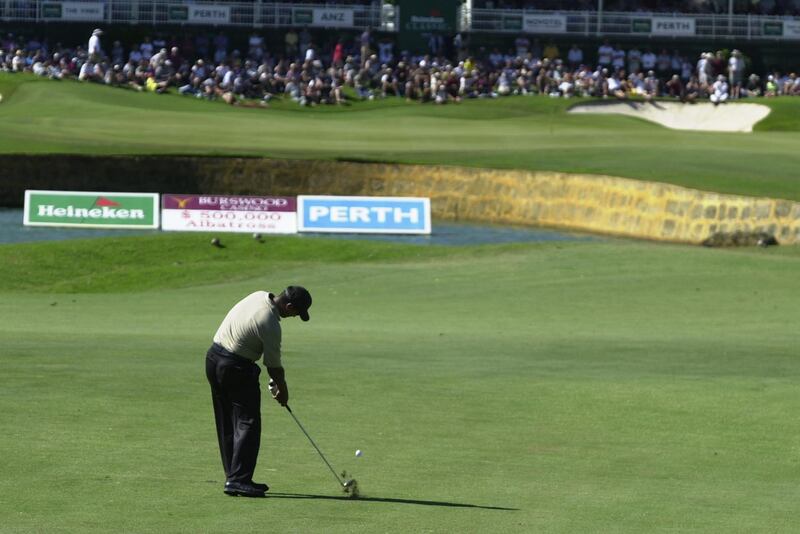 3 Feb 2001: Michael Campbell of New Zealand playing the par five 18th hole during the third round of the Heineken Classic at the Vines Resort, Perth, WA. Australia. Mandatory Credit: Stephen Munday/ALLSPORT