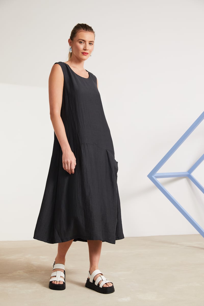 Sleeveless round-neck dress with draped pocket, €190