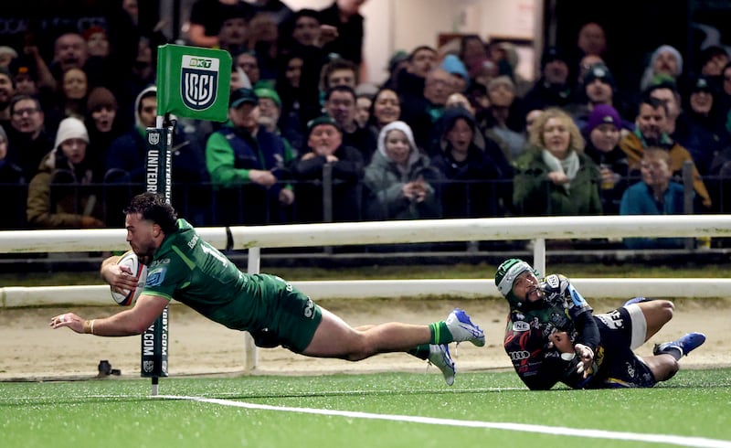 Connacht's Shayne Bolton gets overs for a try. Photograph: James Crombie/Inpho