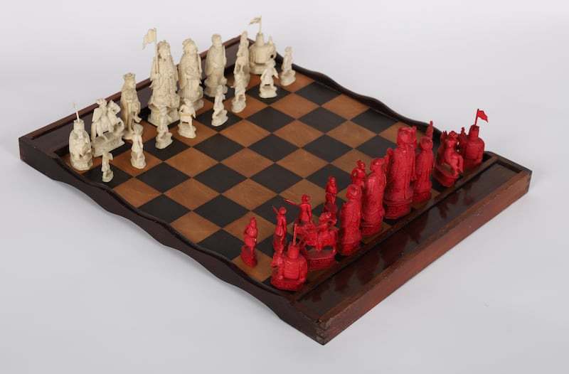 19th-century Chinese carved bone chess set (€400-€600) at Sheppard's auction