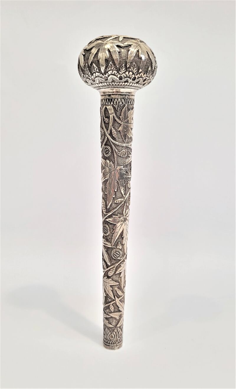 Silver cane/parasol handle topper, Hegarty's, €100-€200