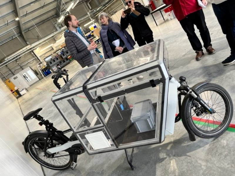 To demonstrate the range of possibilities, the Solyhyd team even developed a hydrogen-powered carrier bicycle.
 
