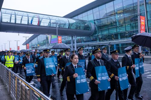 Flights resume after Aer Lingus pilot strike disrupts journeys affecting 17,000 passengers
