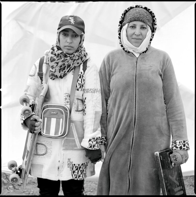 Yusra (31) and her mother Yamila (54) live in Nador, Morocco. They have worked as porters for about three years but stopped working in March. “How much longer will the border stay shut?” they asked. “We need to eat. Our government is doing nothing for us.”