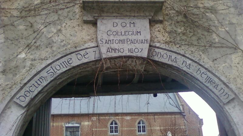 Entrance to the Irish College, Leuven, Belgium. The inscription reads ‘Dochum Glóire Dé agus Ónóra na hÉireann’ (‘For the Glory of God and the Honour of Ireland’). Photograph: Aoduibh