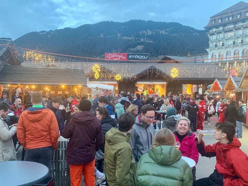 Après-ski refreshments, Villars town square