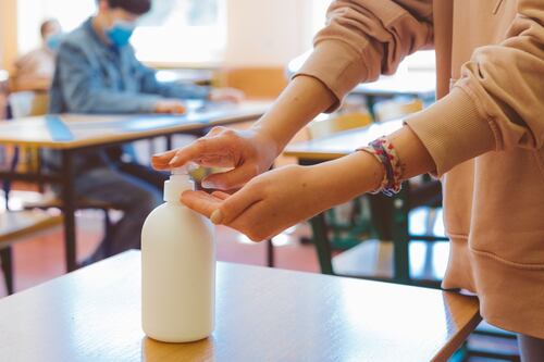 Government abandons plans to reopen special schools this week