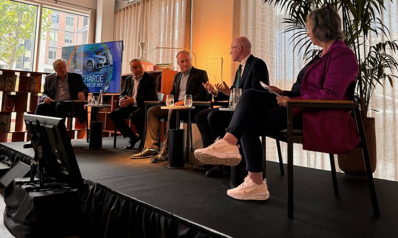 Led by broadcaster Pat Kenny, the panel included Brian Merrigan, CEO of BMW Financial Services Ireland, Corporate Communications Director at BMW, Simi director general Brian Cooke and Helen Westby, MD of BMW Ireland.