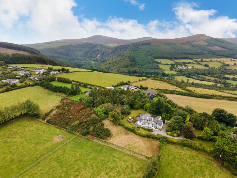 The property is secluded yet is about 5 minutes from the M50