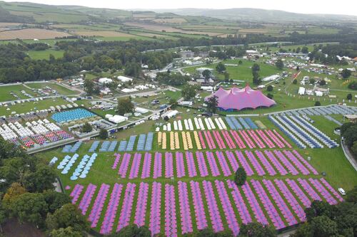 Electric Picnic tents to house up to 750 Ukrainian refugees 