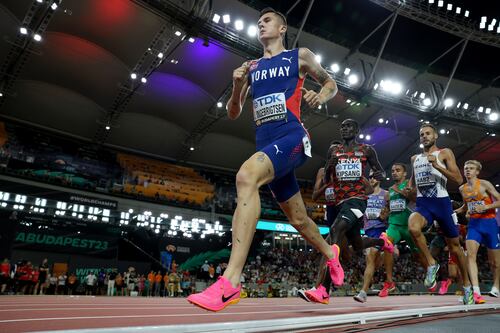 Jakob Ingebrigtsen stunned by Kerr’s home-stretch heroics in 1,500m final