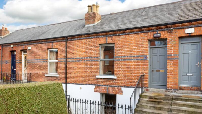 This two-bedroom house has planning permission to add another bedroom.